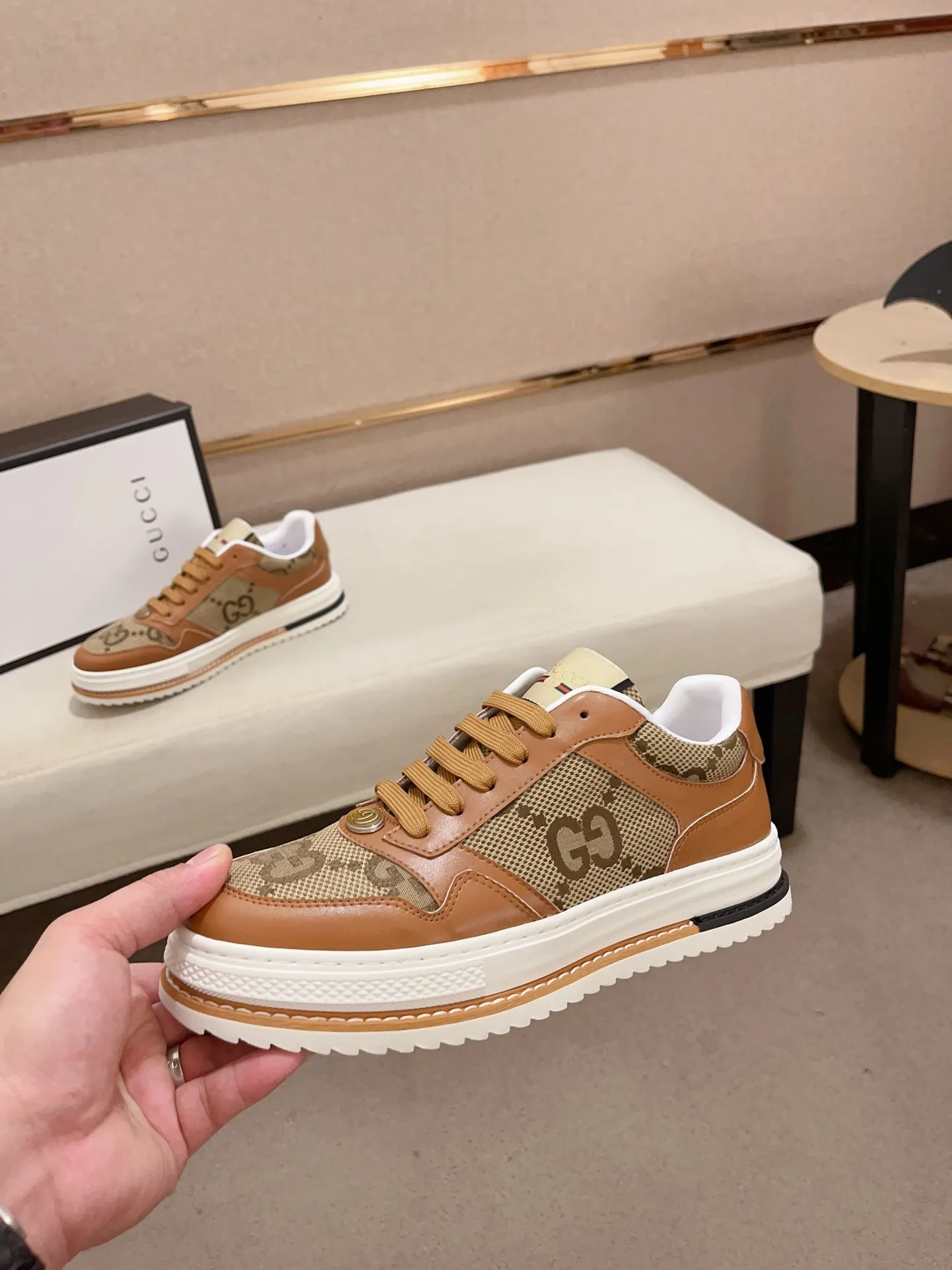 Men's shoes💰 420💰【gucci】Gucci men's latest series of casual shoes! The official website is built 1:1. The upper is made of imported high-quality cowhide, and the lining is made of high-quality sheepskin, which is soft and comfortable. Picky selection of materials and exquisite workmanship give you the best enjoyment. Number of yards: 38-44 yards. (Can be customized for 45 non-refundable)